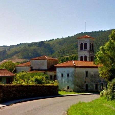 Gasthaus La Vega De Pendueles Exterior foto